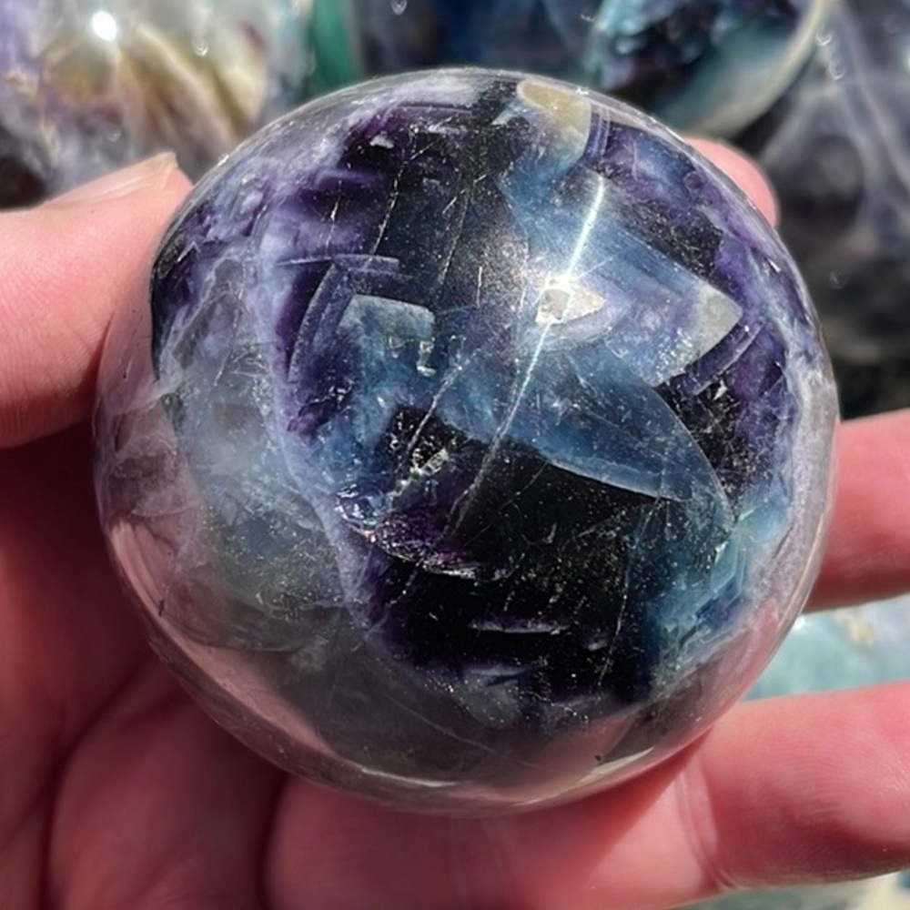 Beautiful natural fluorite healing sphere - Picture 6 of 13